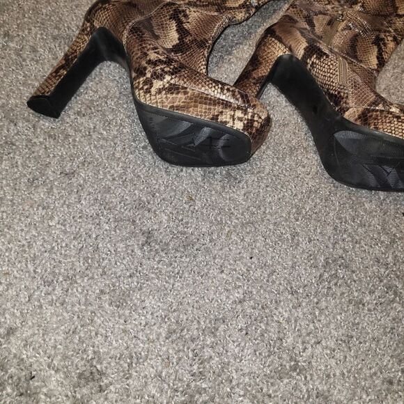 🛒Snakeskin Platform Boots - Picture 4 of 5